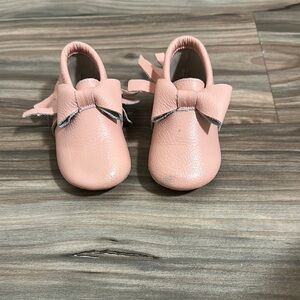 Monkey feet pink bow moccasins size 12-18 months